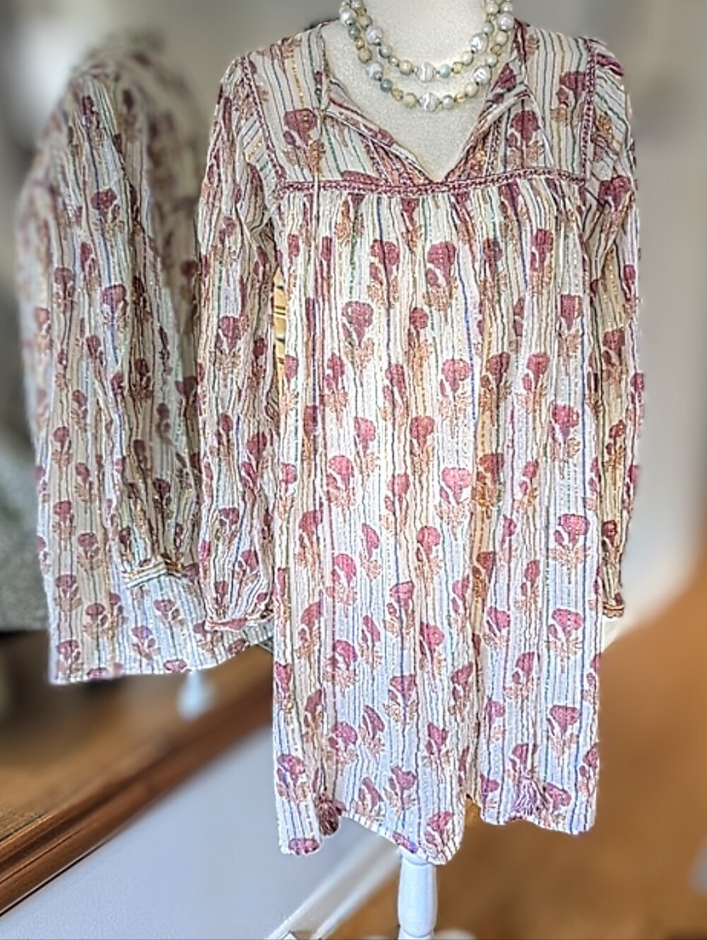 NWOT Irredecent Cream Floral Long Sleeve Relaxed Tunic